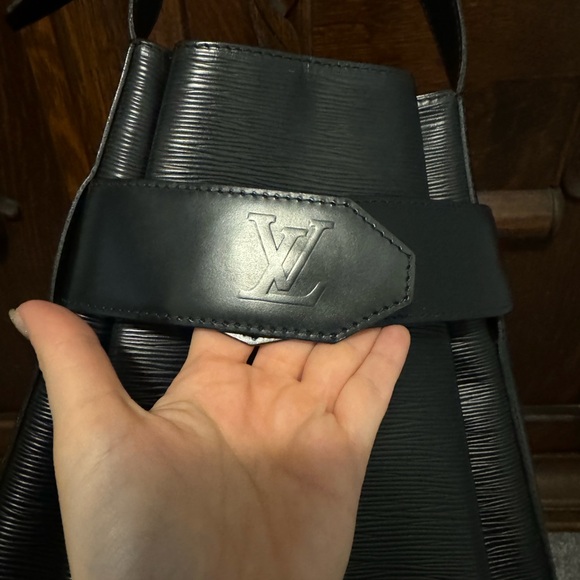 Louis Vuitton Epi Sac D'Epaule bucket bag - Picture 8 of 10
